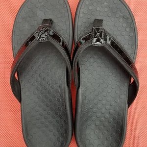 Vionic flip flop